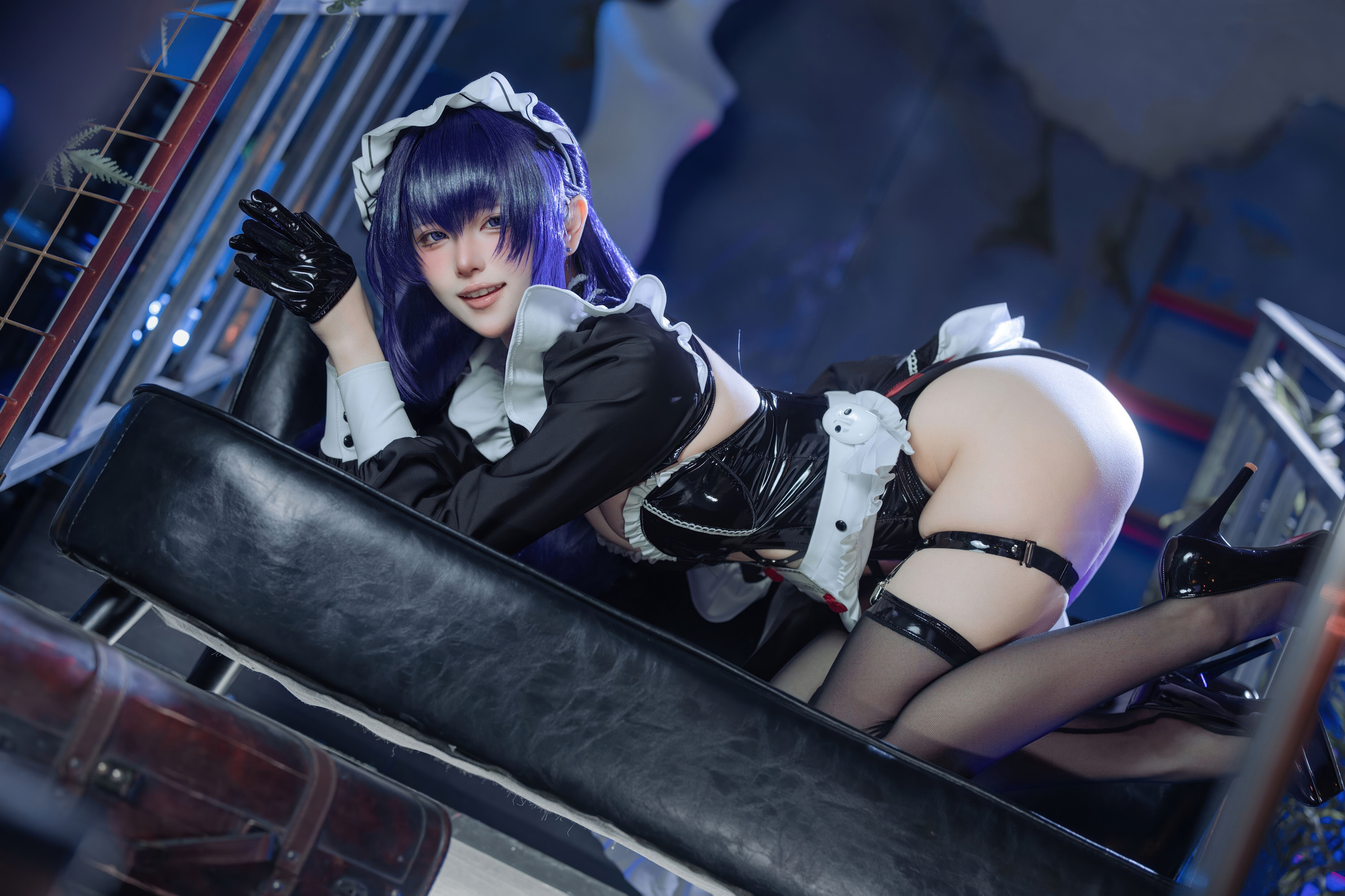 [Cosplay] 屿鱼 Nikke胜利女神 米哈拉·咖啡女仆