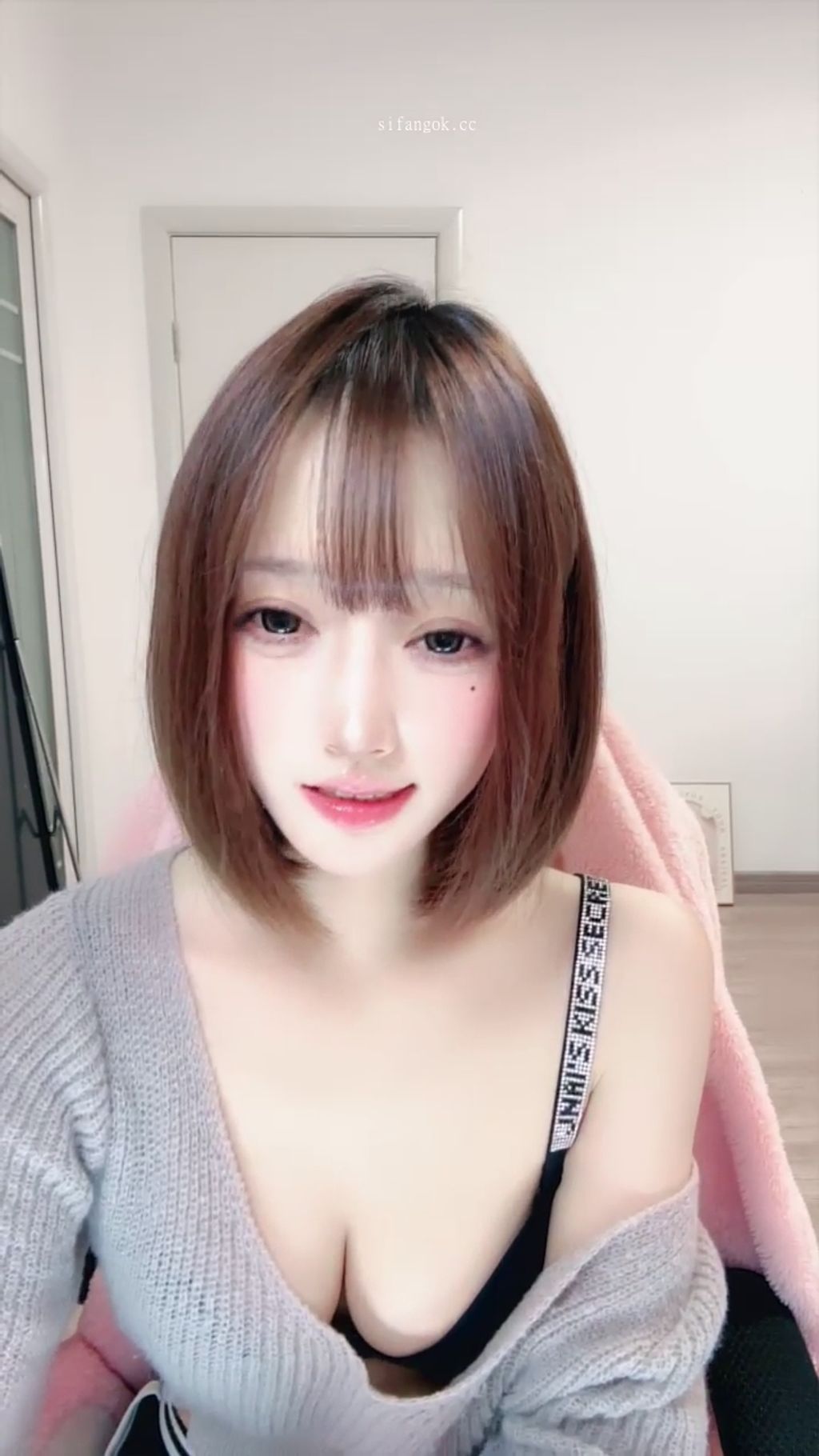 性感小兔: 白嫩软萌女神 逆天身材裸舞合集 51 性感小兔: 白嫩软萌女神 逆天身材裸舞合集