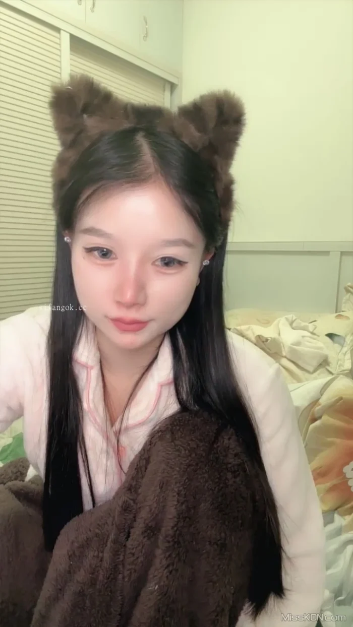 么凹新人猫: 校花级女神 真的好漂亮 无套实战 24 么凹新人猫: 校花级女神 真的好漂亮 无套实战