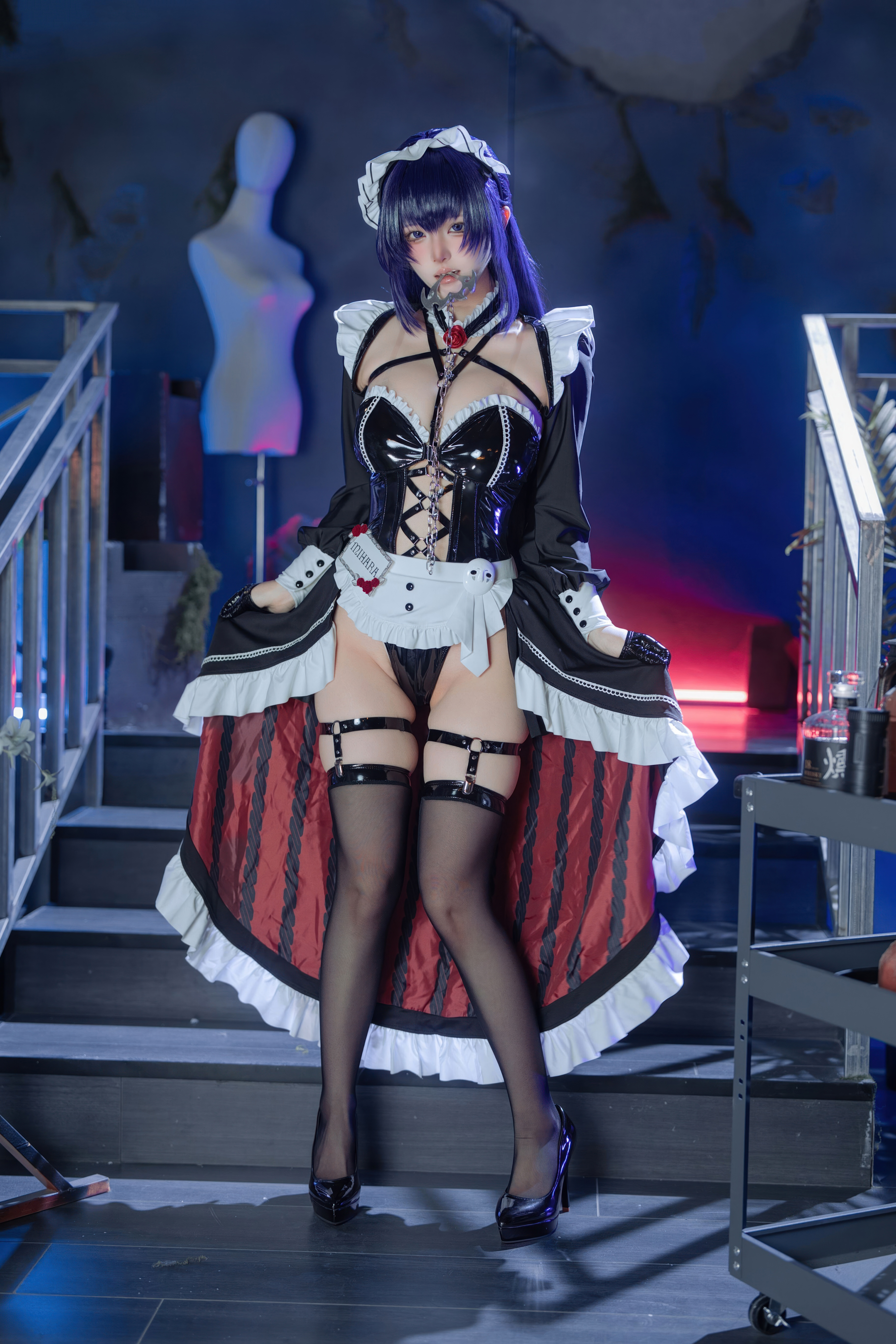 [Cosplay] 屿鱼 Nikke胜利女神 米哈拉·咖啡女仆