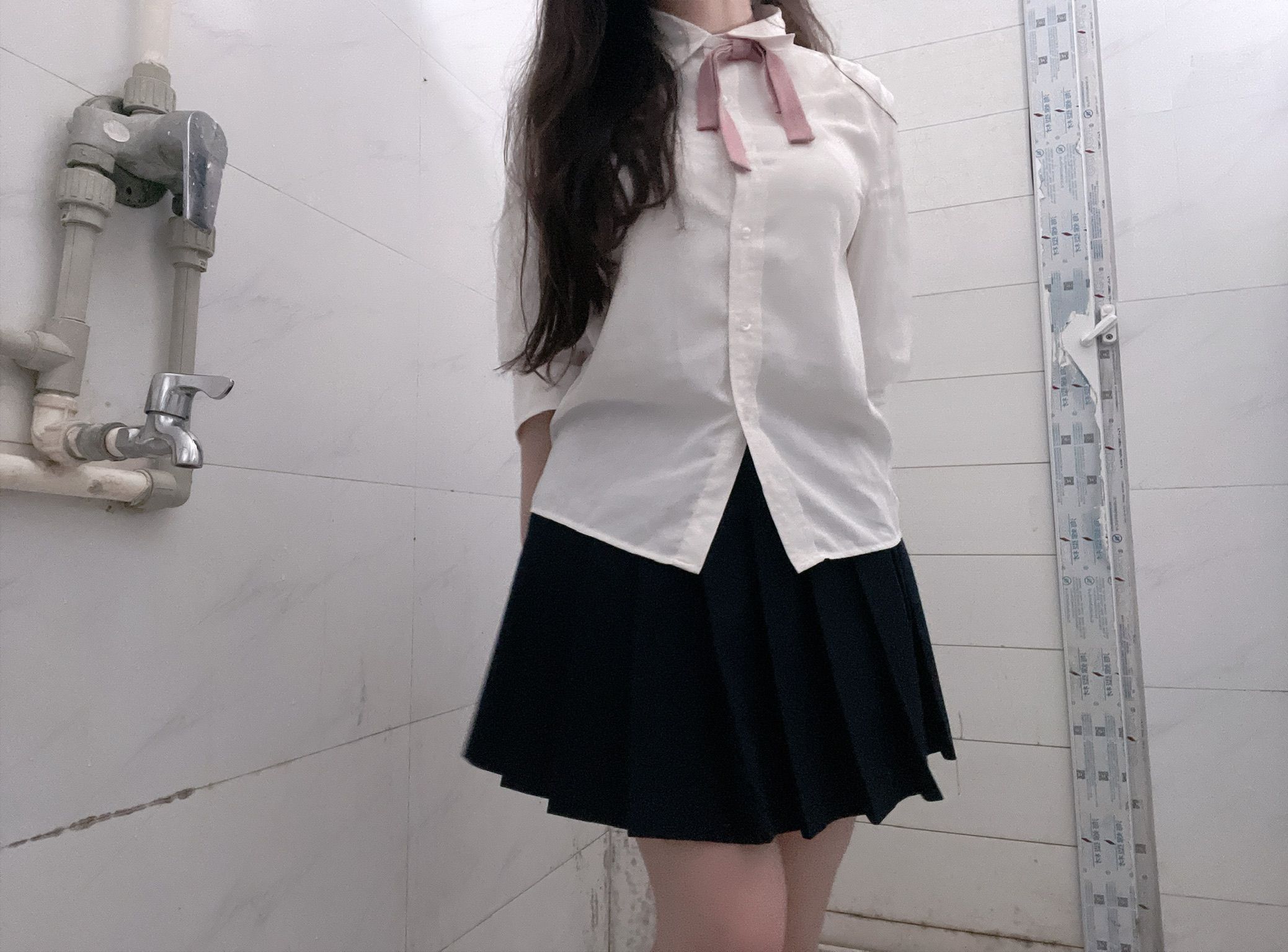 小坦克型女大学： 户外露出 漂亮学生妹私下极度反差 性瘾小母狗