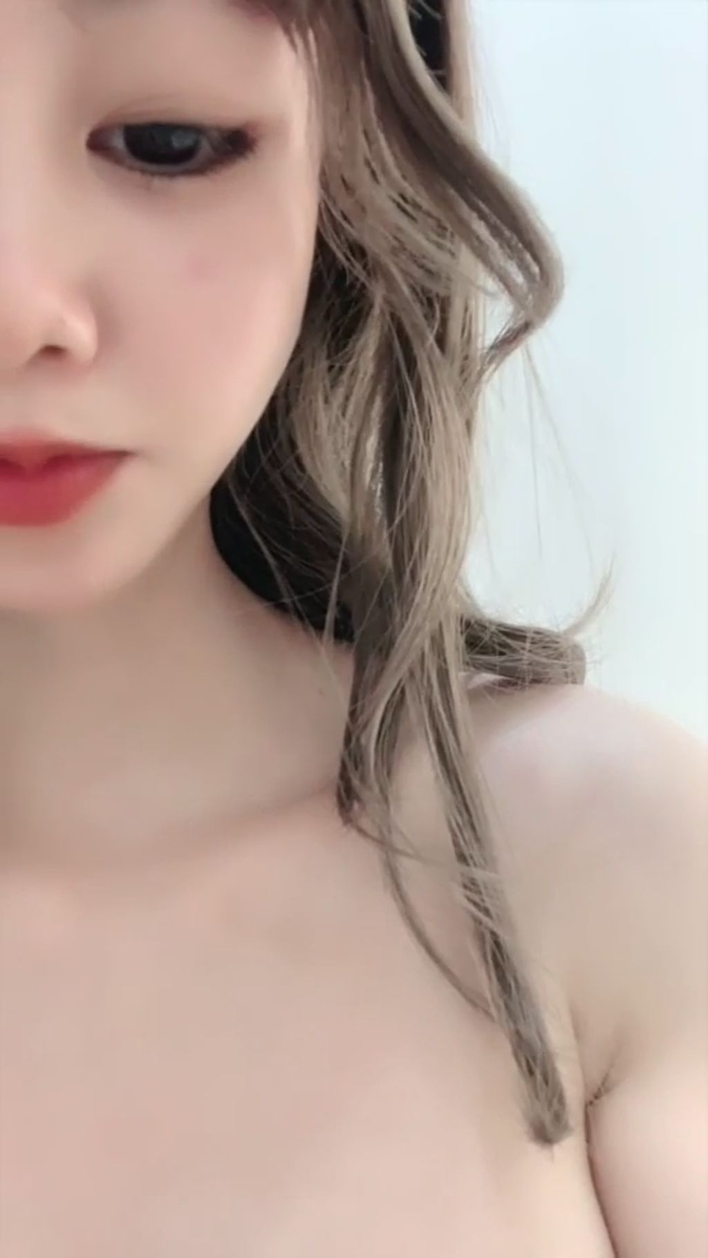 立定猫咪： 新晋女神裸舞 颜值一流 收费房道具秀