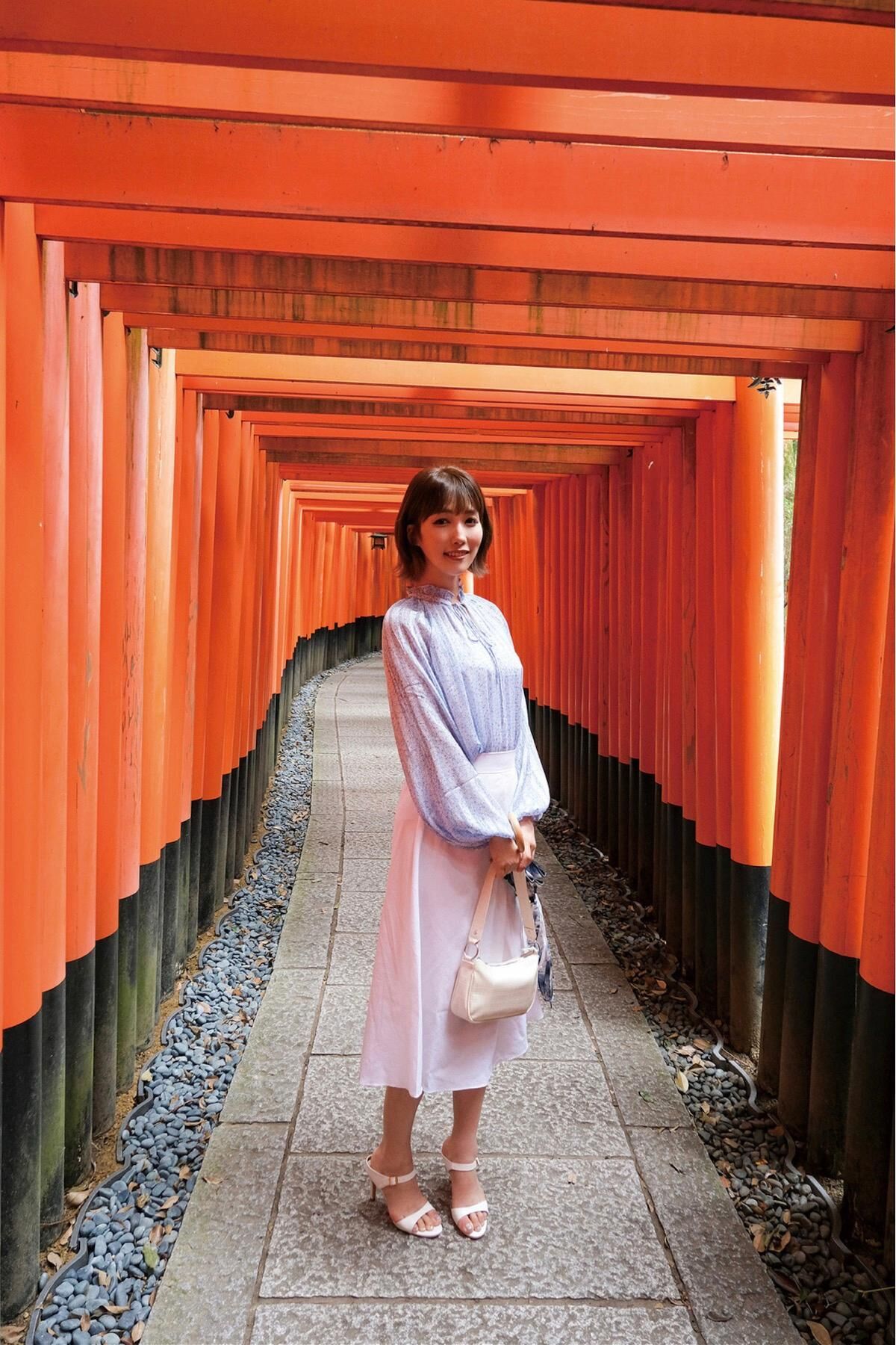 Shiori Tokunaga 徳永しおり - Travel Guide 旅のしおり