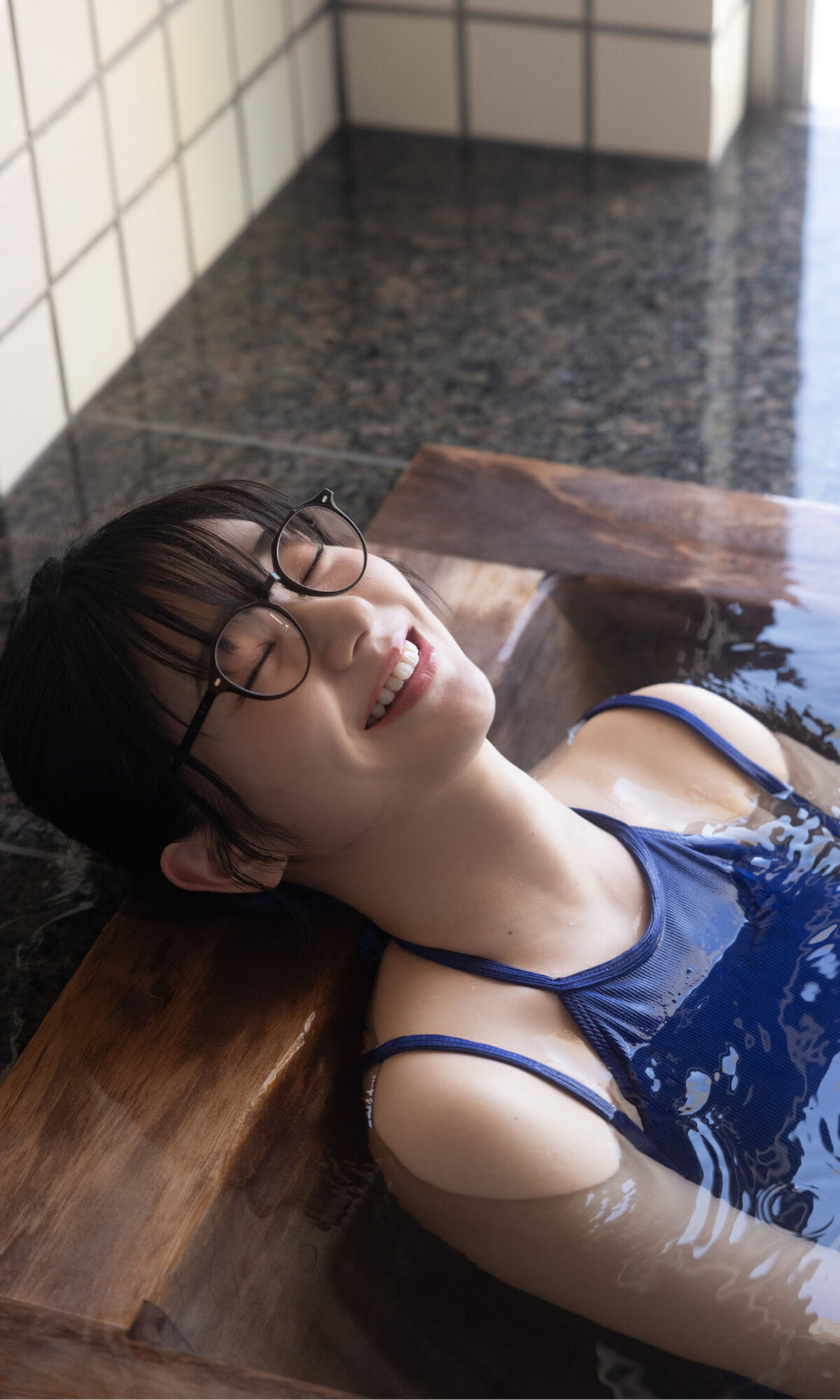 Kasumi Hasegawa 長谷川かすみ and Yui Ito 伊藤優衣 and Yuki Mizuhara 水原ゆき - デジタル限定