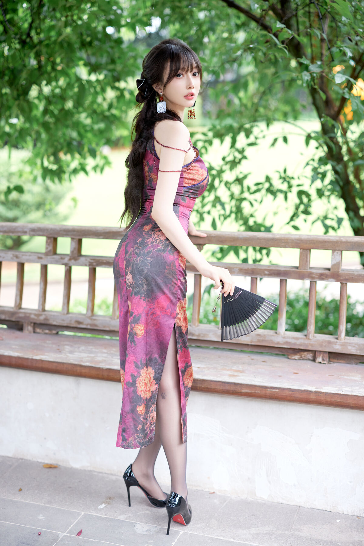 内购无水印 Yue Er Yue Er 玥儿玥er - 秀人网模特 紫色旗袍