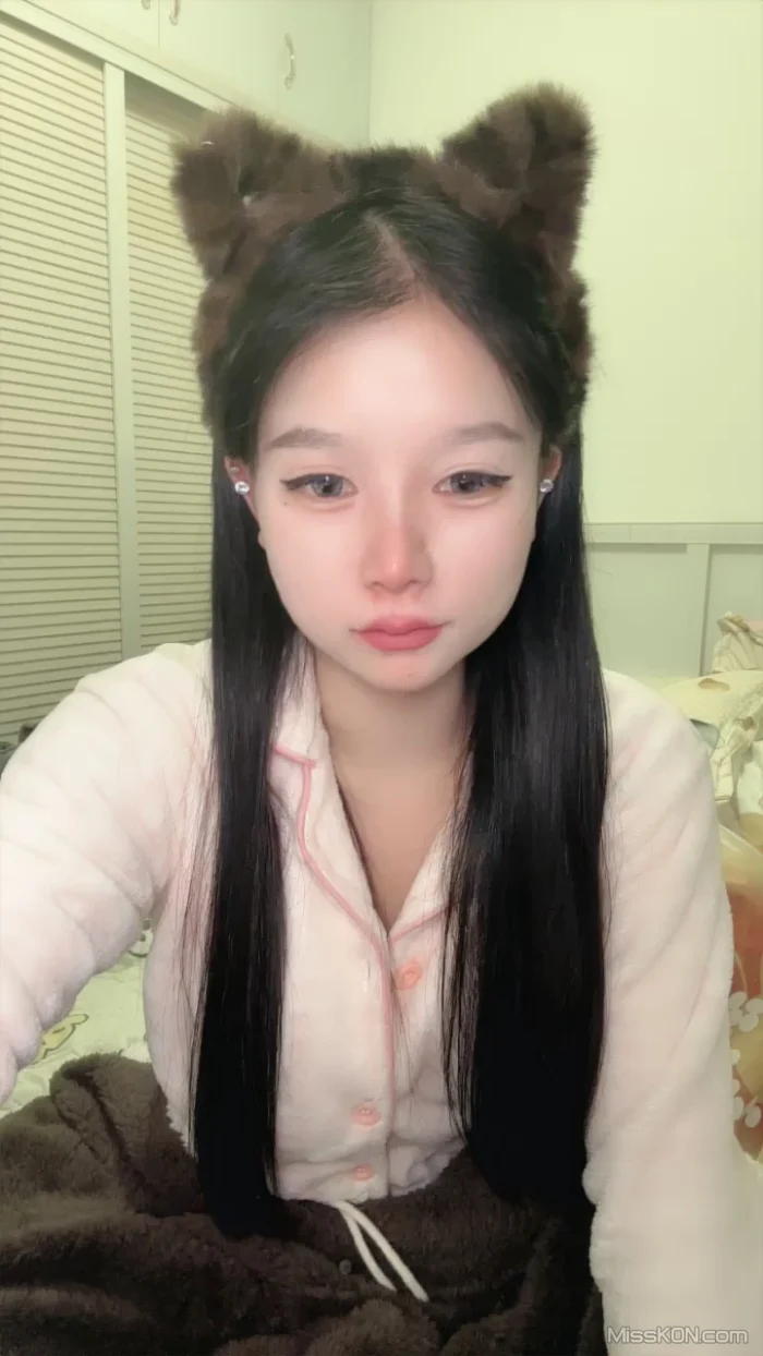 么凹新人猫: 校花级女神 真的好漂亮 无套实战 25 么凹新人猫: 校花级女神 真的好漂亮 无套实战