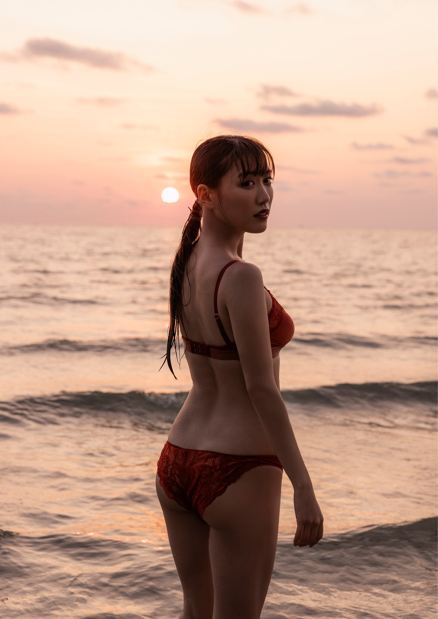 [Photobook] 2023.08.29 高城れに1st写真集「9‑Kaw‑Another Edition」