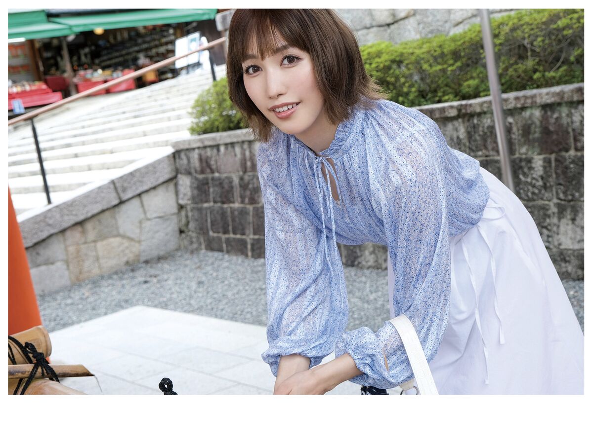 Shiori Tokunaga 徳永しおり - Travel Guide 旅のしおり