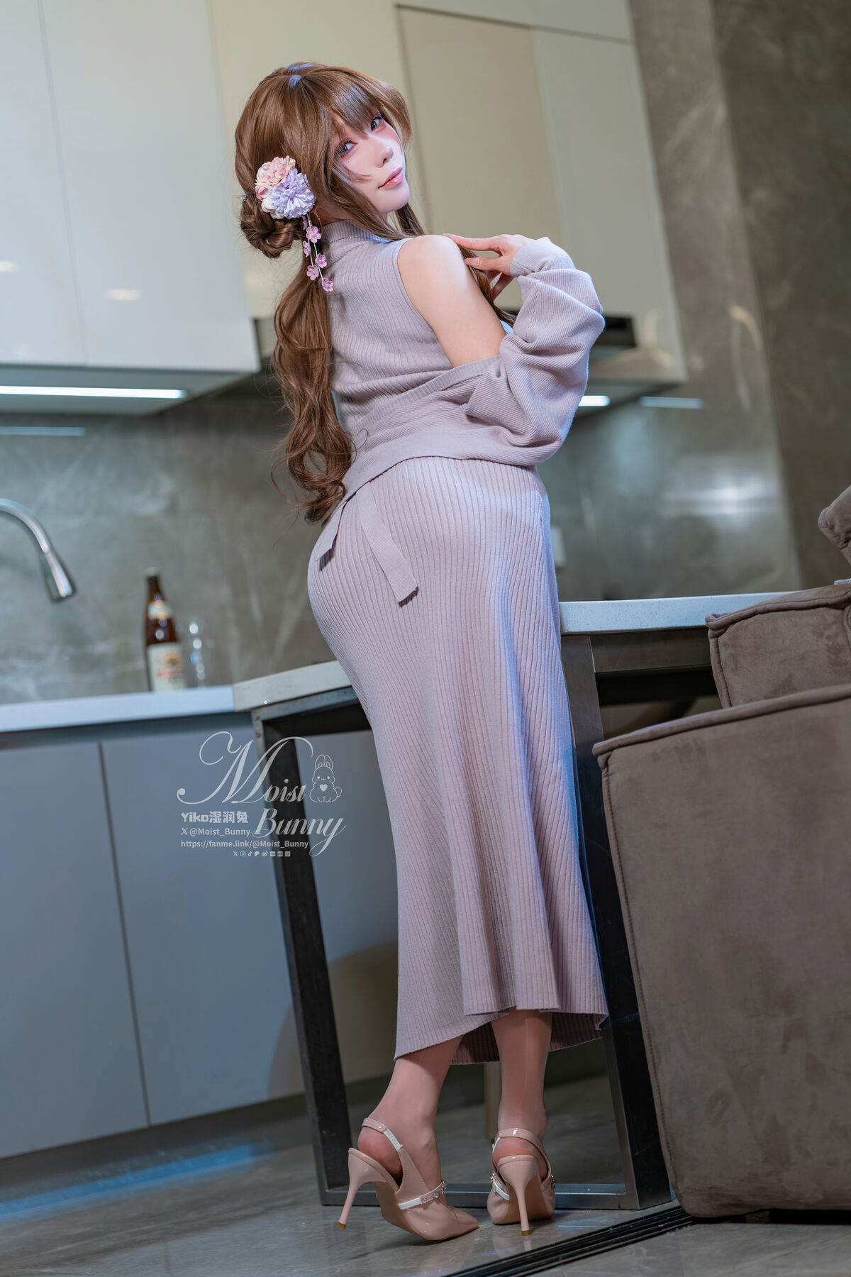 Coser@黏黏团子兔 - 2601月作品 在丈夫身边 Part01