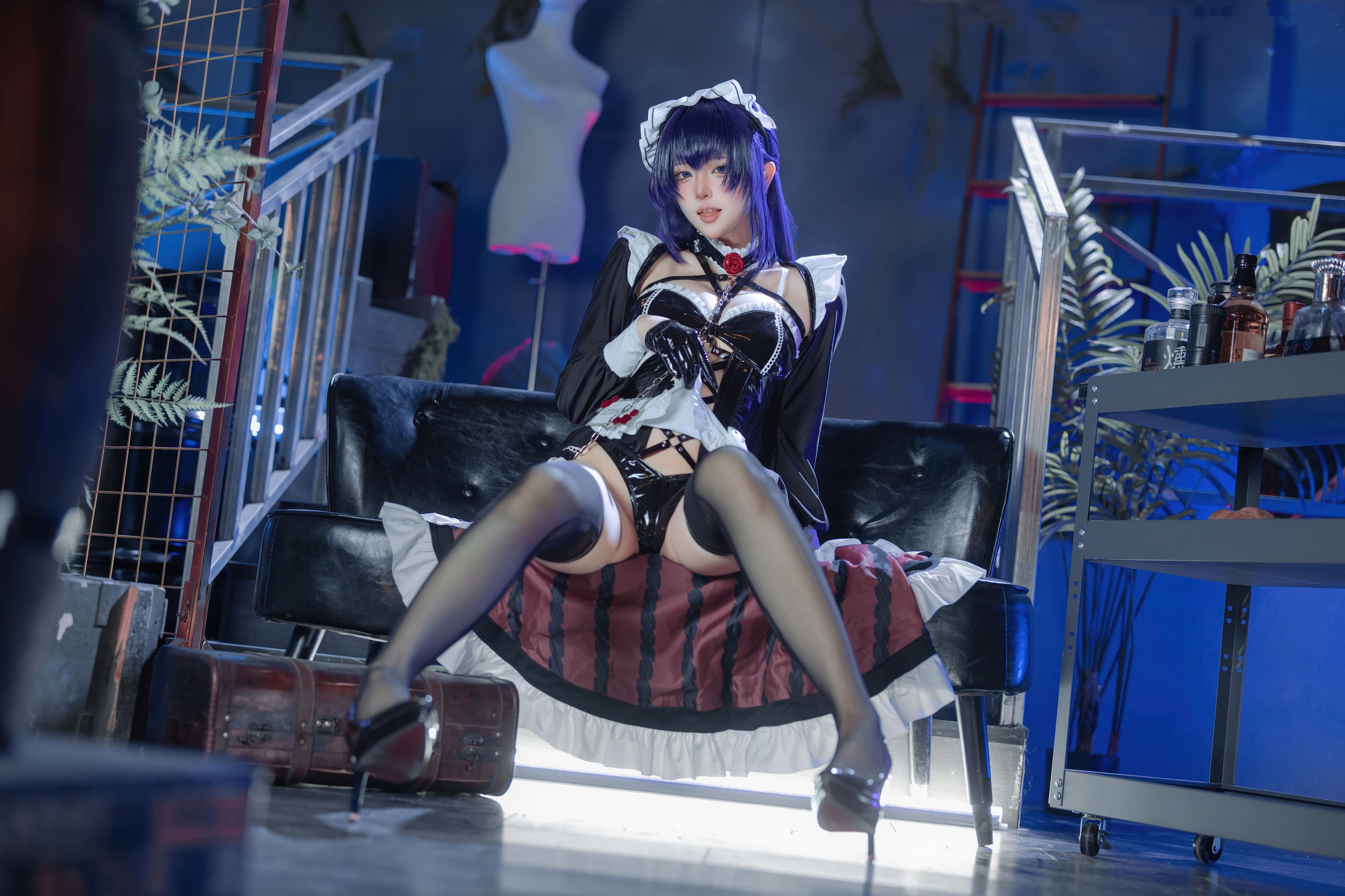 [Cosplay] 屿鱼 Nikke胜利女神 米哈拉·咖啡女仆