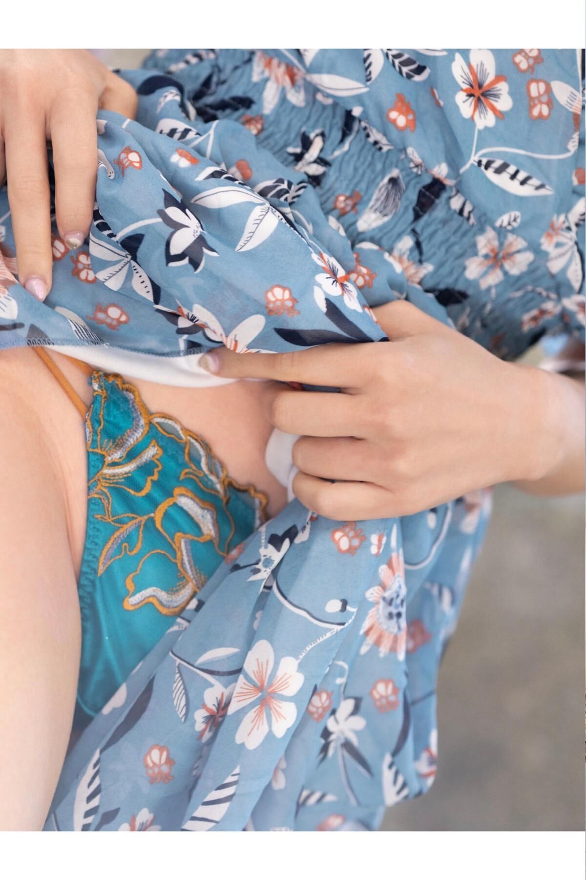 PANCHIRA - 全編制服パンチラ写真集 02