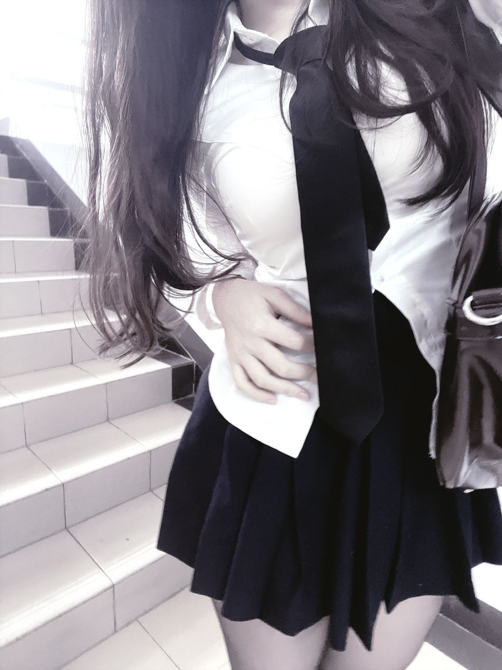 小坦克型女大学： 户外露出 漂亮学生妹私下极度反差 性瘾小母狗
