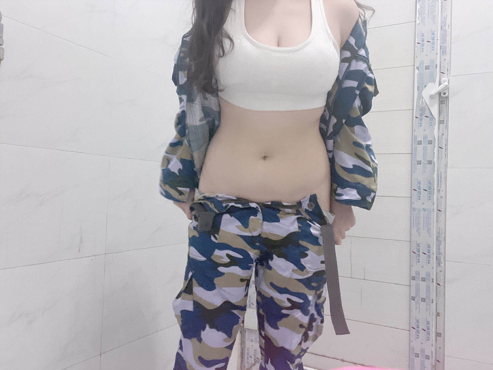 小坦克型女大学： 户外露出 漂亮学生妹私下极度反差 性瘾小母狗