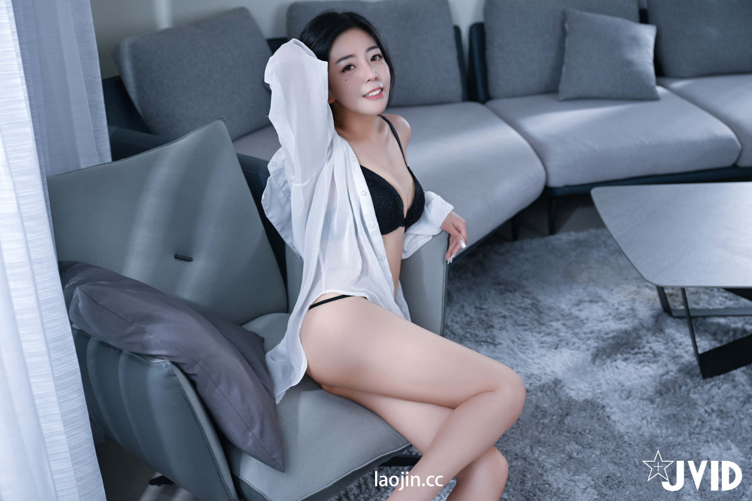 [JVID] 宋雨川 – 新到女同事上班第一天前先到我家裡作個拜訪