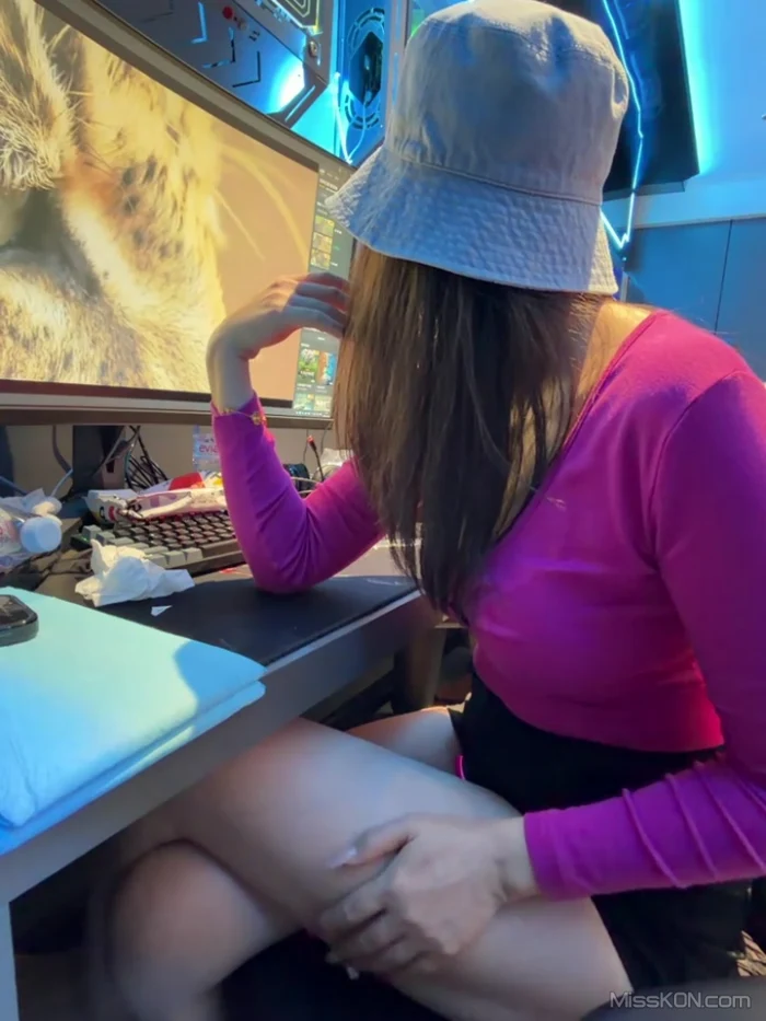 Lucky-cat88： 露出小美女 挑战公共场合露出 高尔夫球场 网吧 出租车 #04