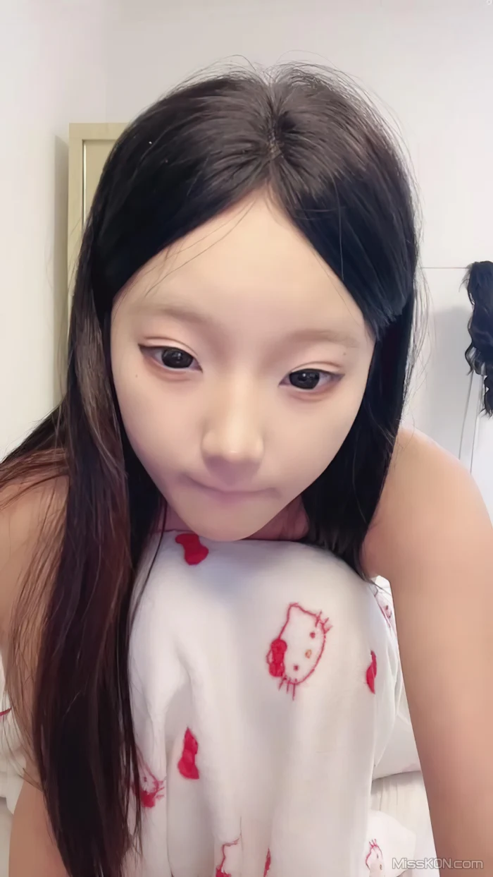 06极品姐妹： 校花下海 粉嫩玉体 全尺度私拍