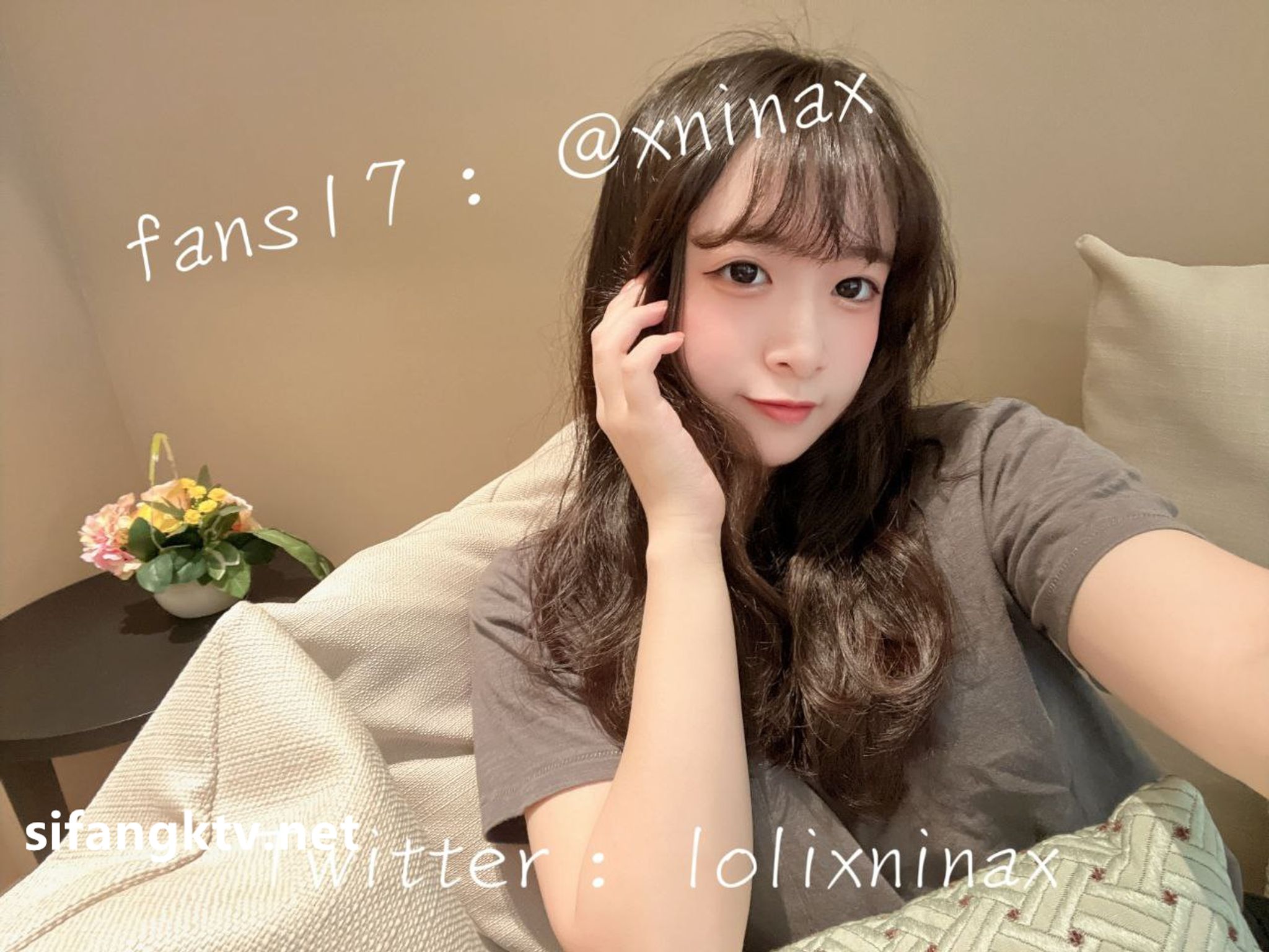lolixnixax(小只马妮娜): 超级可爱的双马尾福利姬 #01 359 lolixnixax(小只马妮娜): 超级可爱的双马尾福利姬 #01