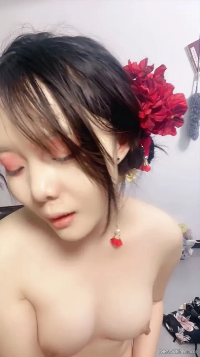 用力槽倩倩： 甜美小萝莉 热门歌曲 裸舞狂跳