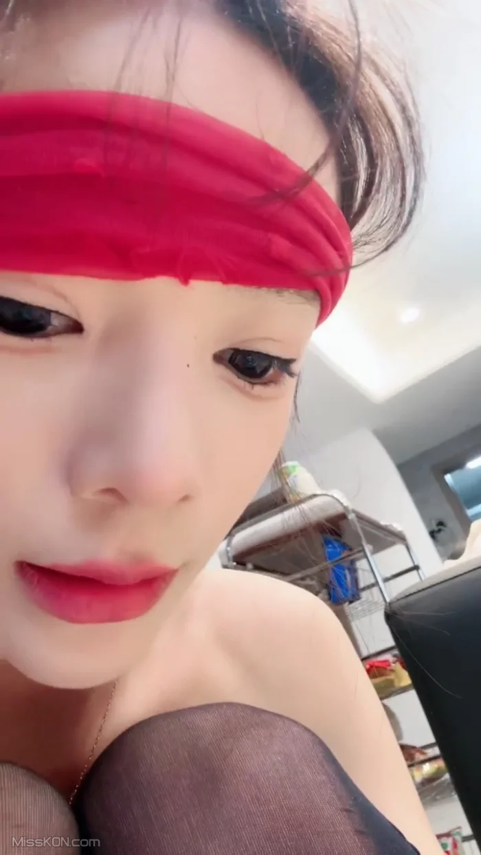 彩色的小熊宝宝： 校花学妹 性感10足魔鬼身材