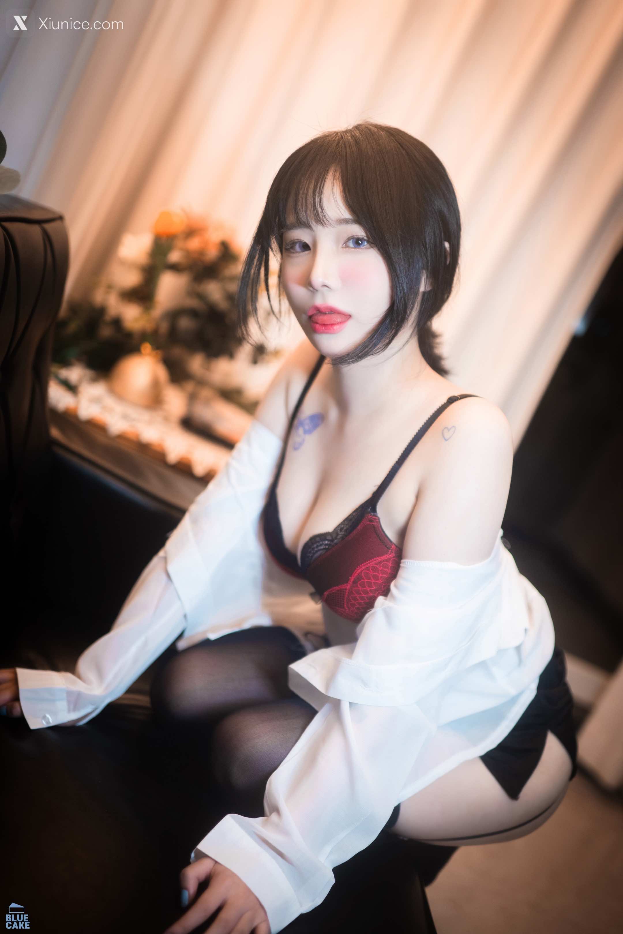 BLUECAKE Yeji (예지) – Cat Play 4K