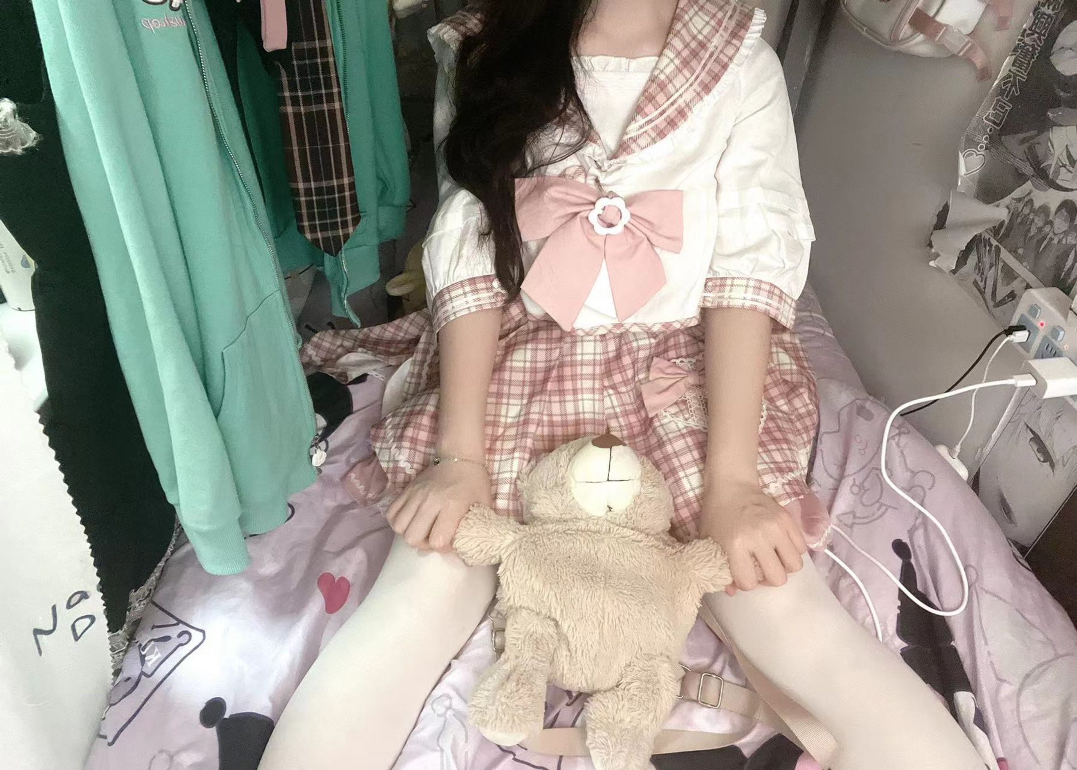 小坦克型女大学： 户外露出 漂亮学生妹私下极度反差 性瘾小母狗