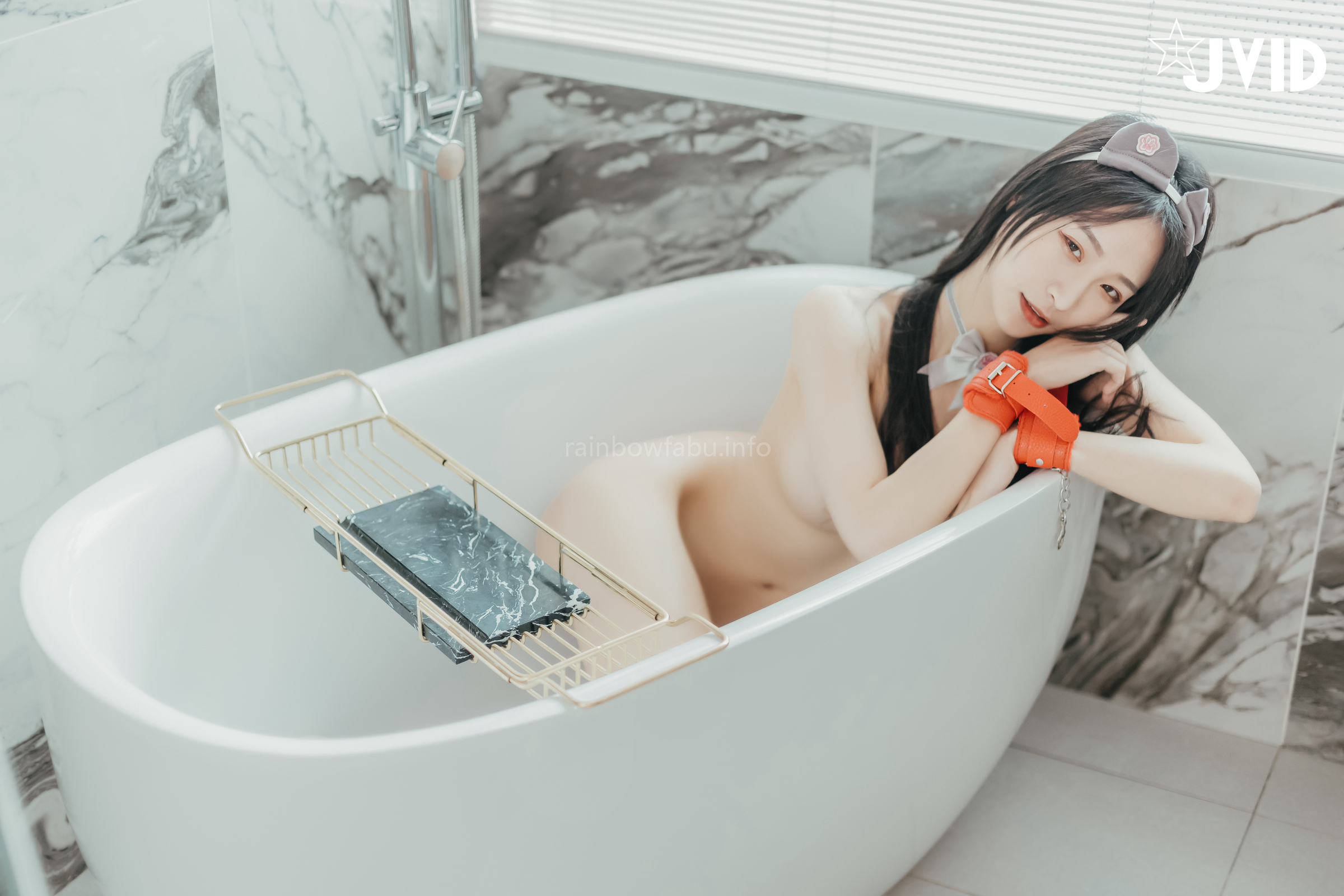 [JVID] Sunny小采緹 – 『開腿綑綁』過節寂寞難耐自己玩起來的Sunny小僕娘