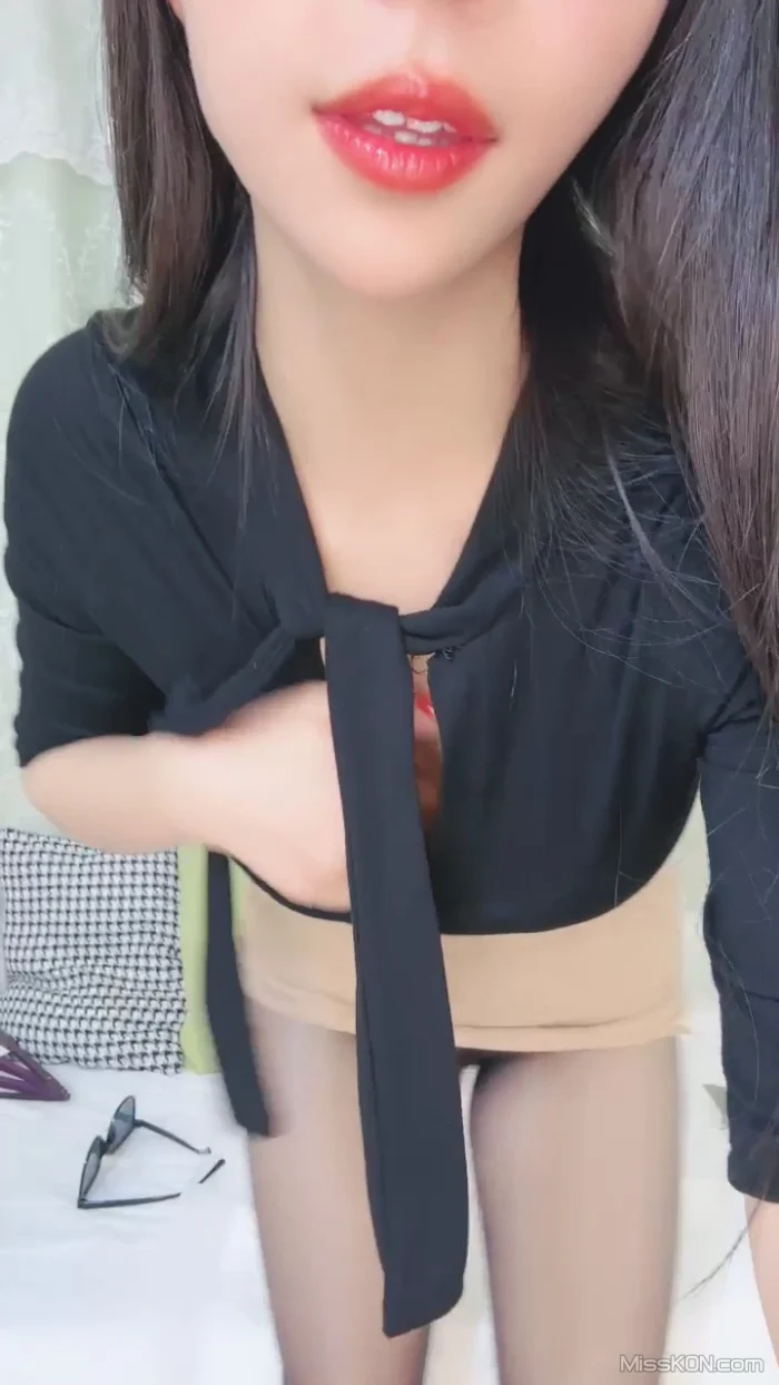 晓白： G乳御姐下海 黑丝高跟诱惑迷人