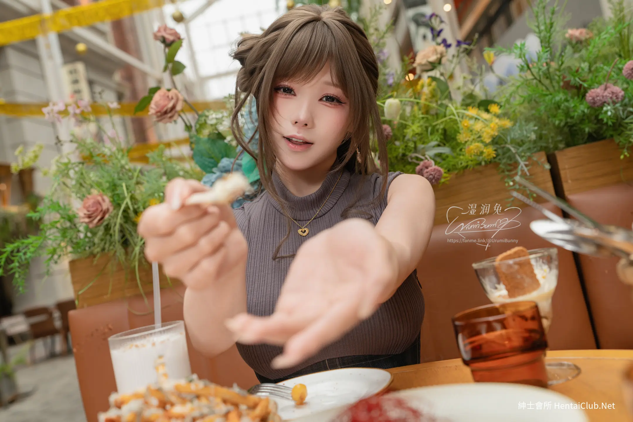 咬一口兔娘 网友的一日约会 100 咬一口兔娘 网友的一日约会