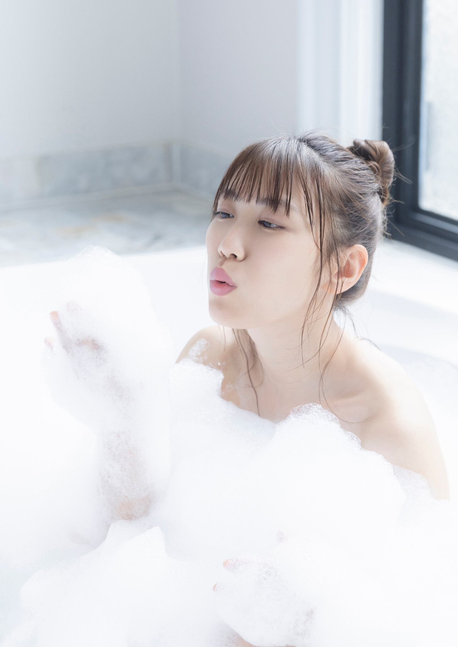 [Photobook] 2023.08.29 高城れに1st写真集「9‑Kaw‑Another Edition」
