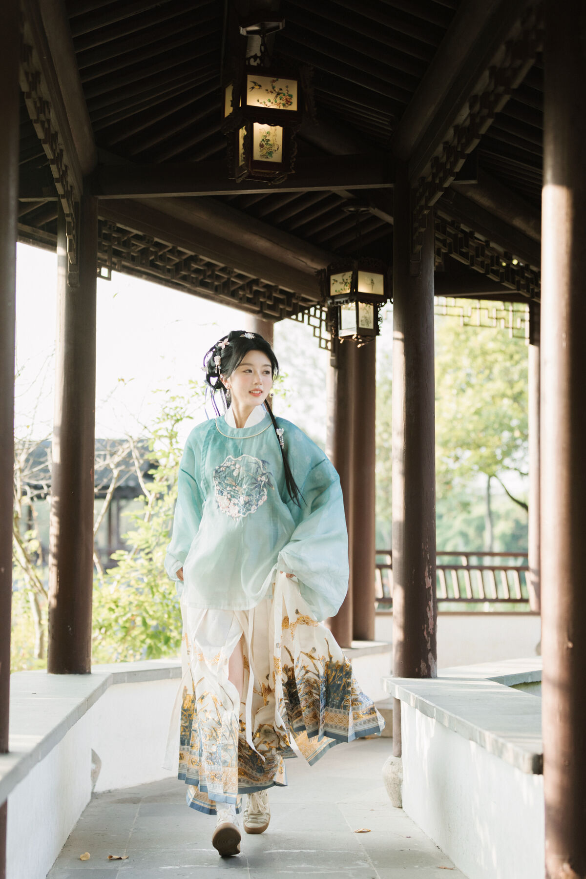 YiTuYu艺图语 Vol.10429 Ao Te You Dian Man
