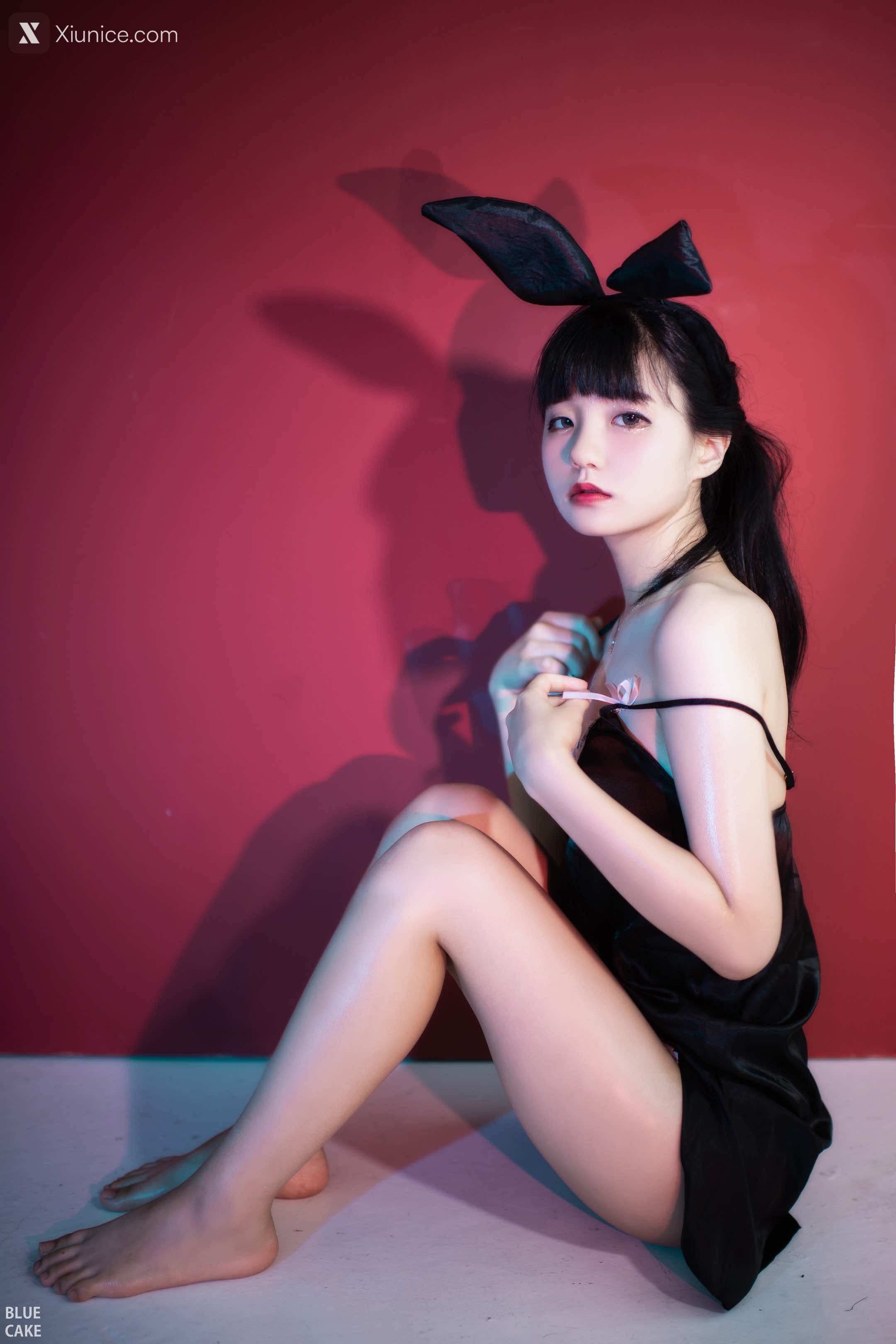 BLUECAKE Jeong Jenny (정제니) – WHITE 4K