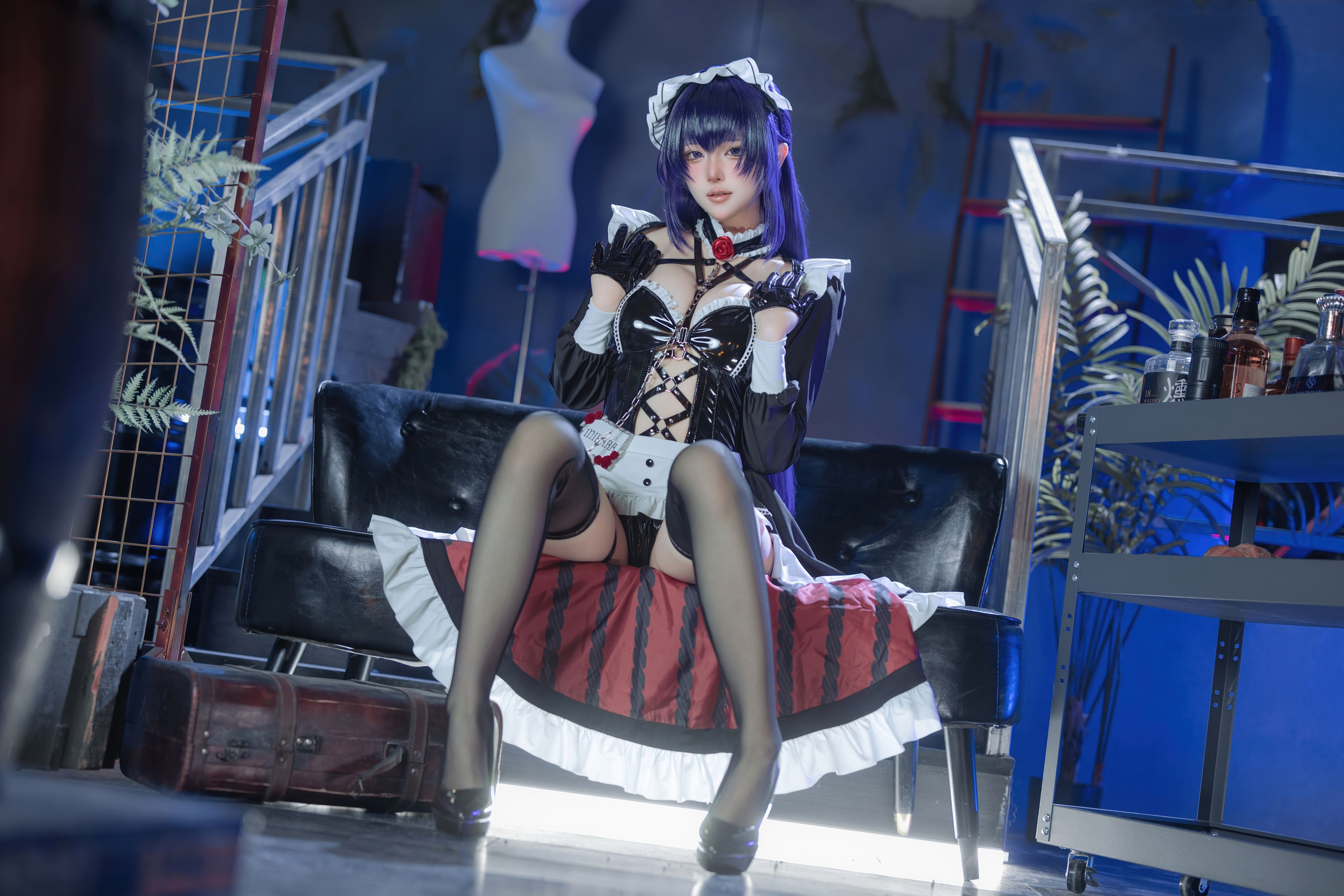 [Cosplay] 屿鱼 Nikke胜利女神 米哈拉·咖啡女仆