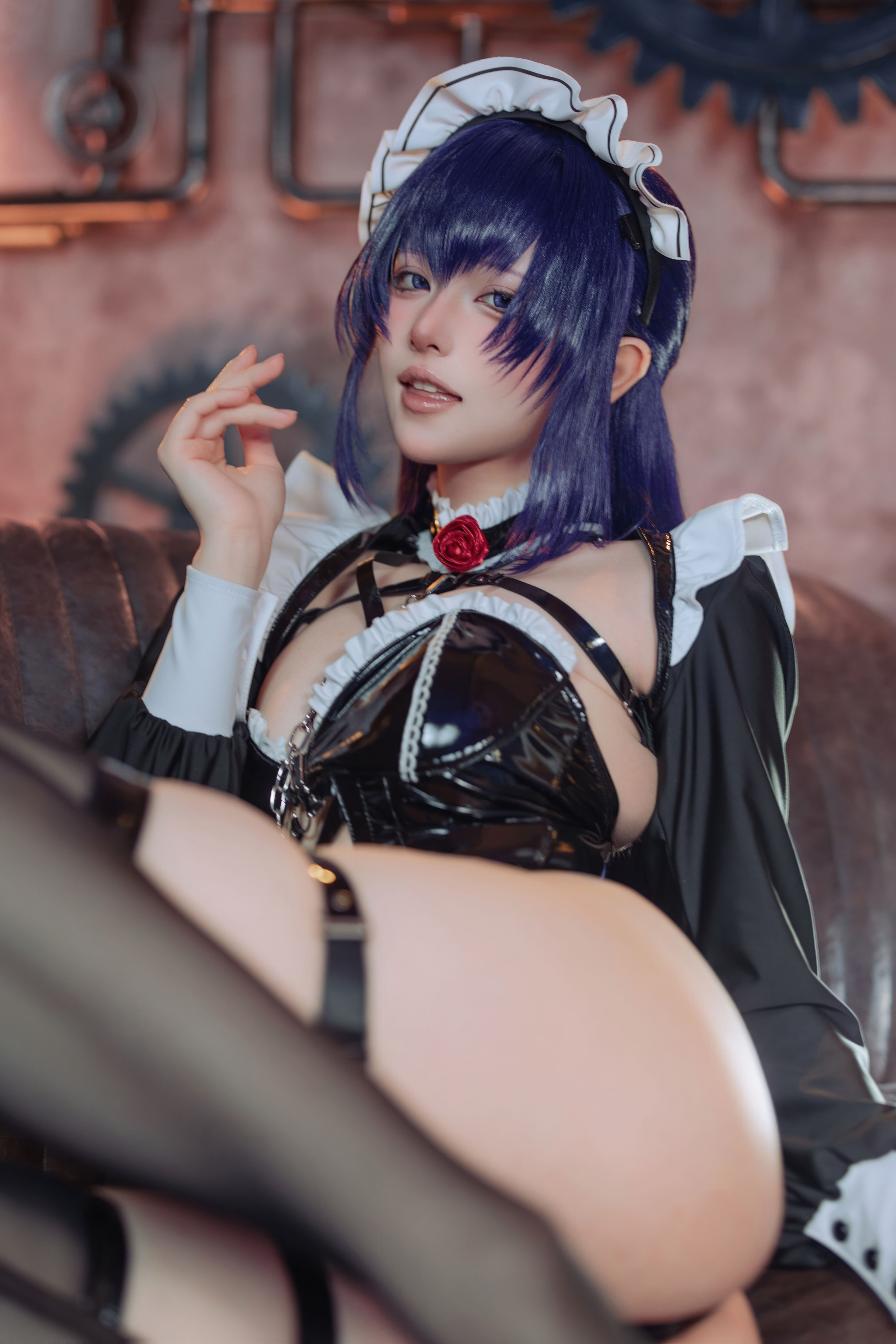 [Cosplay] 屿鱼 Nikke胜利女神 米哈拉·咖啡女仆