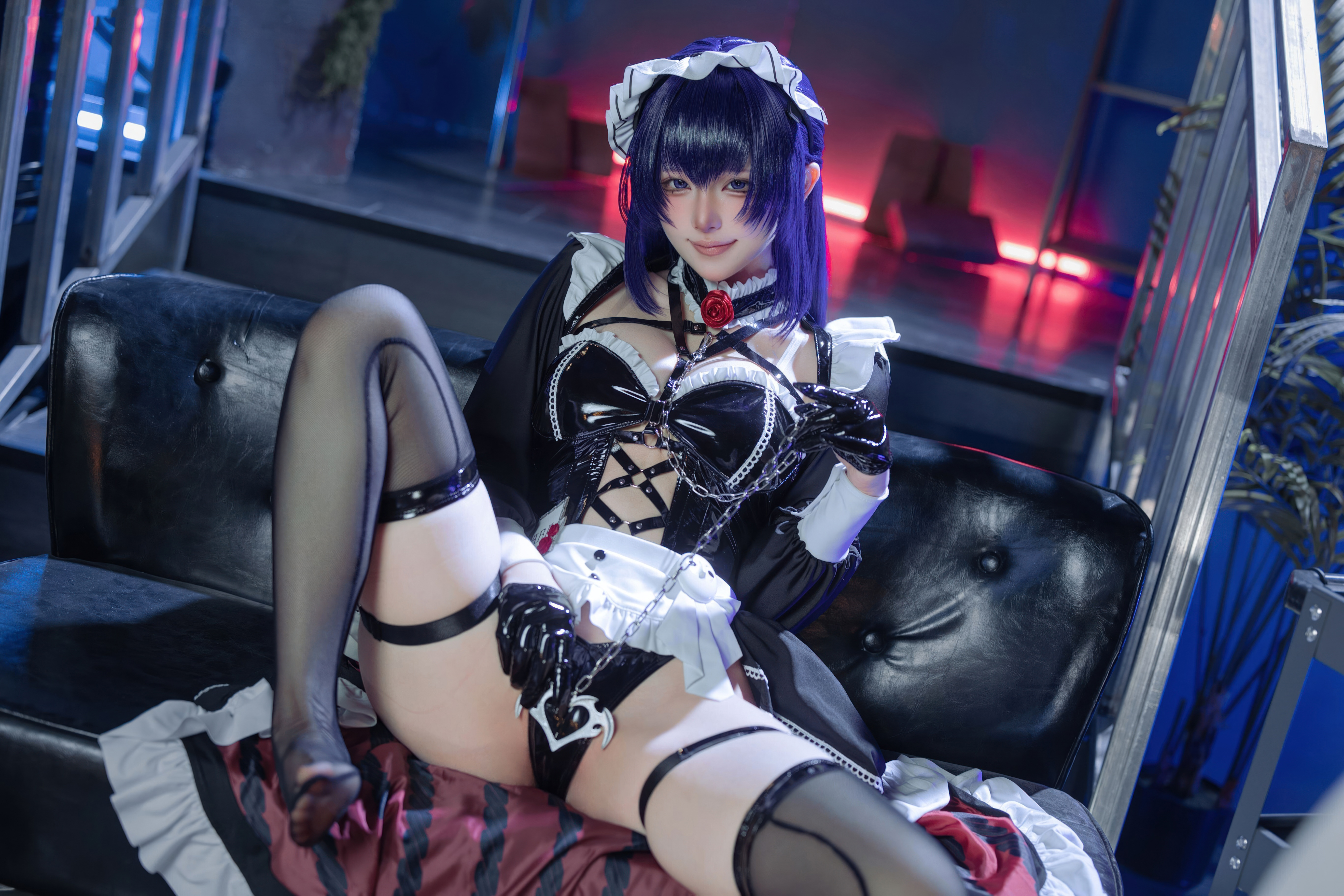 [Cosplay] 屿鱼 Nikke胜利女神 米哈拉·咖啡女仆