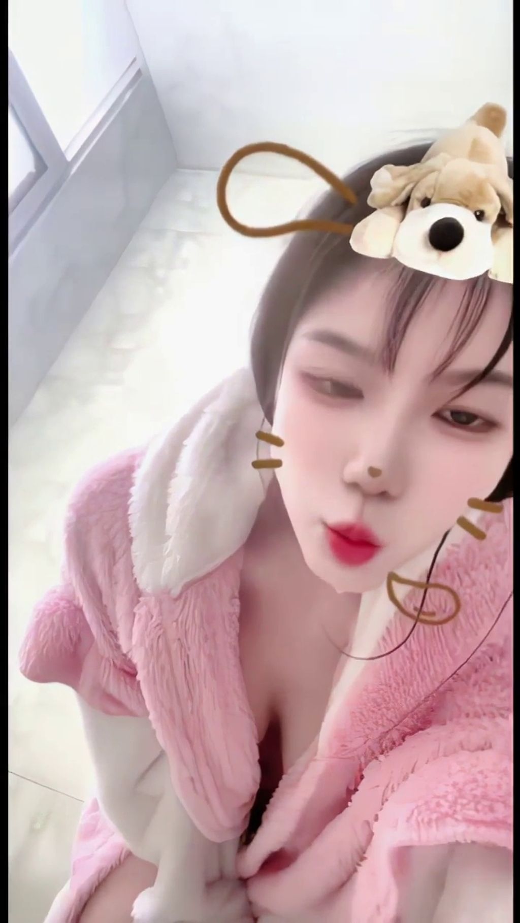 小肉丸子： 巨乳绿茶主播福利视频