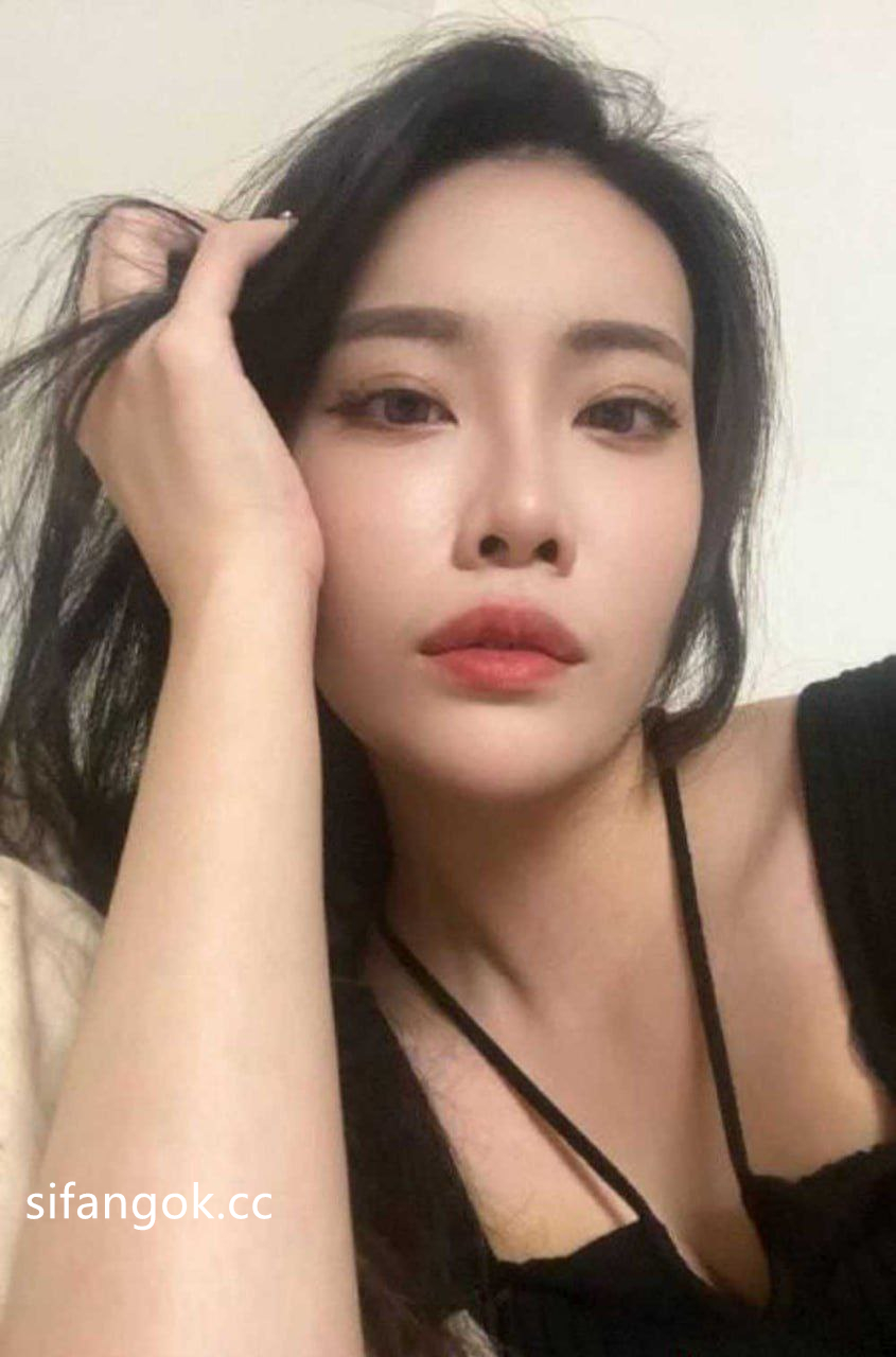 御姐型海歸留學生露臉性愛自拍,開放熱情各種花樣,出國後變成阿黑顏母狗,這么騷是有說法的 17 御姐型海歸留學生露臉性愛自拍,開放熱情各種花樣,出國後變成阿黑顏母狗,這么騷是有說法的