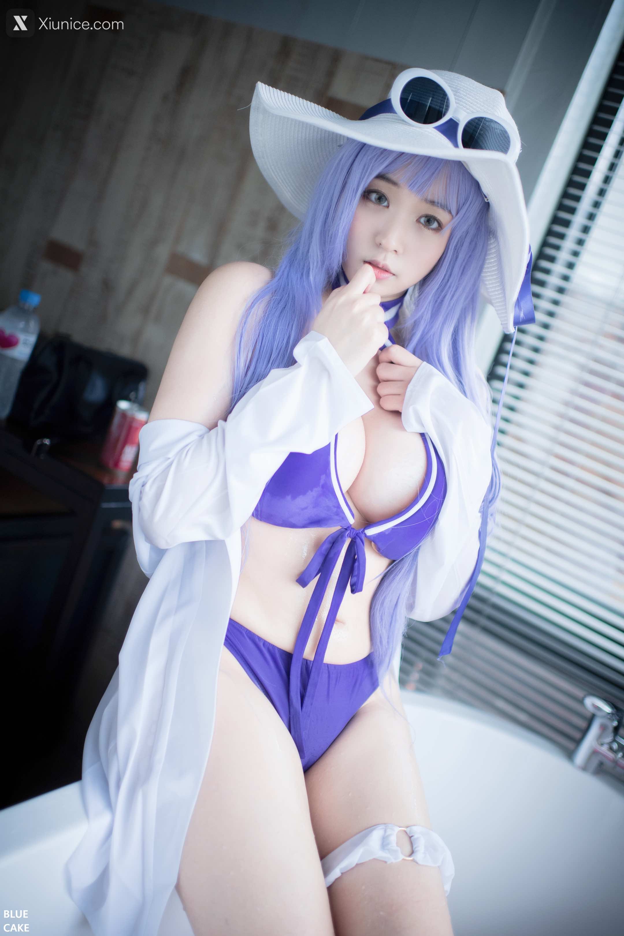 BLUECAKE Nono – Pool Party Caitlyn 4K
