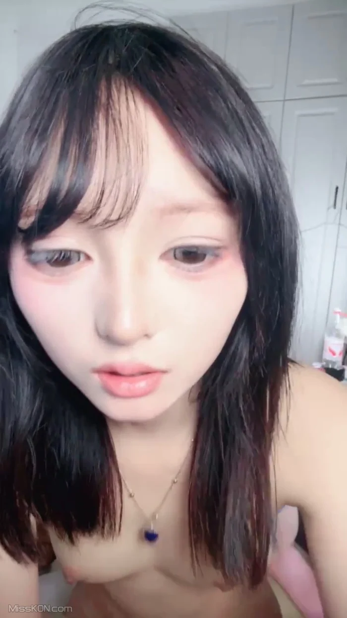 小围呐： 绝美校花学姐 尤物推荐 超萌大眼女神