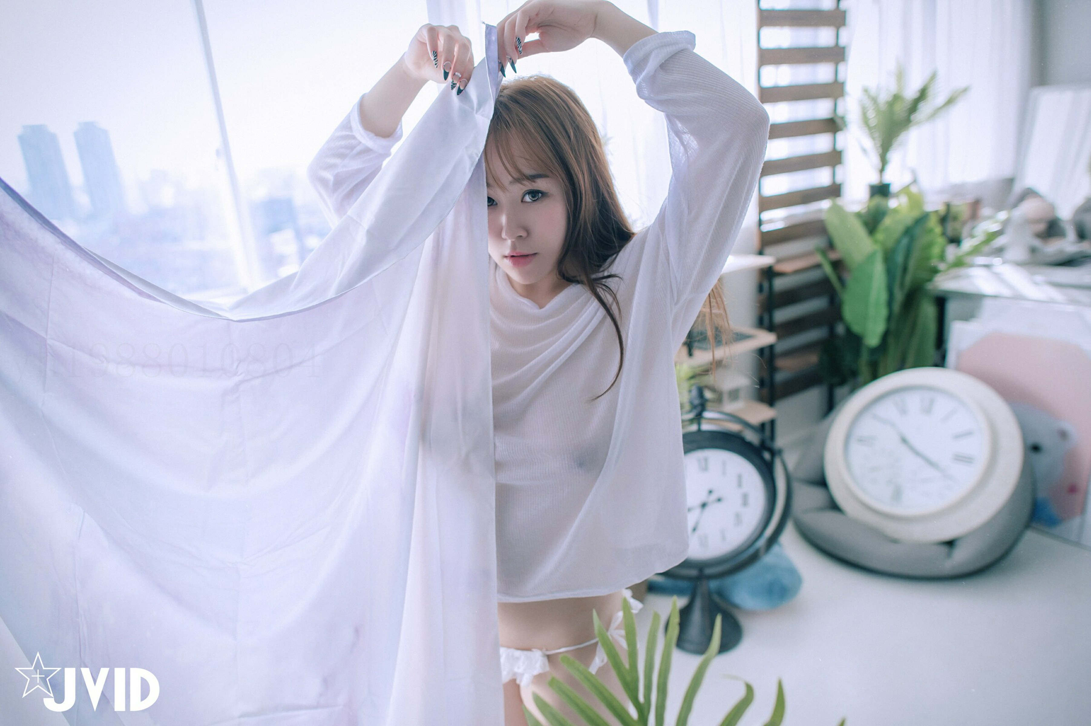 [JVID] Julie藏獒 – H罩杯巨乳藏獒，回國後的性感絕美首發