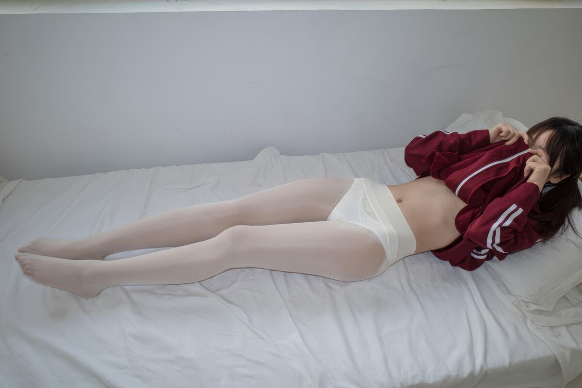 森萝财团写真 内部写真 Xiao Yoru 小夜 - 40D闪闪舍宾袜