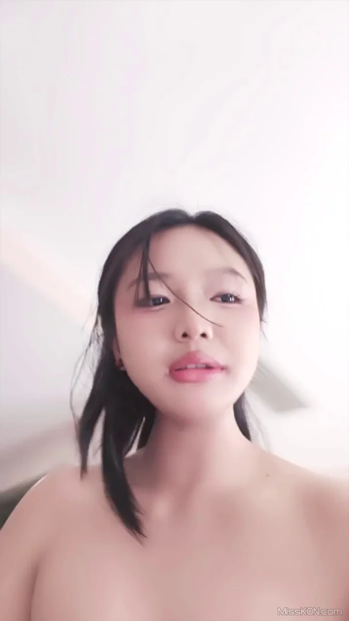 虚席以待: 肥美女神 天然美乳性感嘟嘟唇 27 虚席以待: 肥美女神 天然美乳性感嘟嘟唇