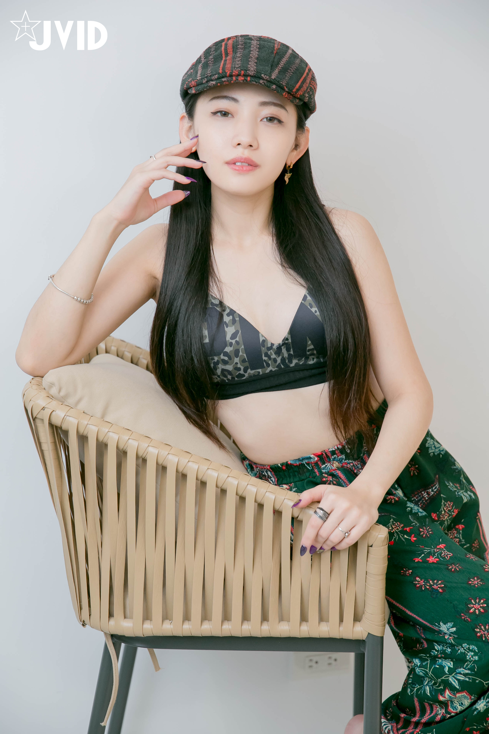 [JVID] 夏暮光 – 私底下穿著就讓人喜歡的性格美女