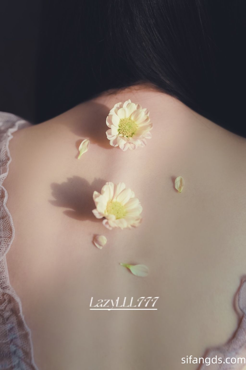 [OtherXXX] LazyLLL777(阿七)： 网红摄影师 全尺度唯美私拍