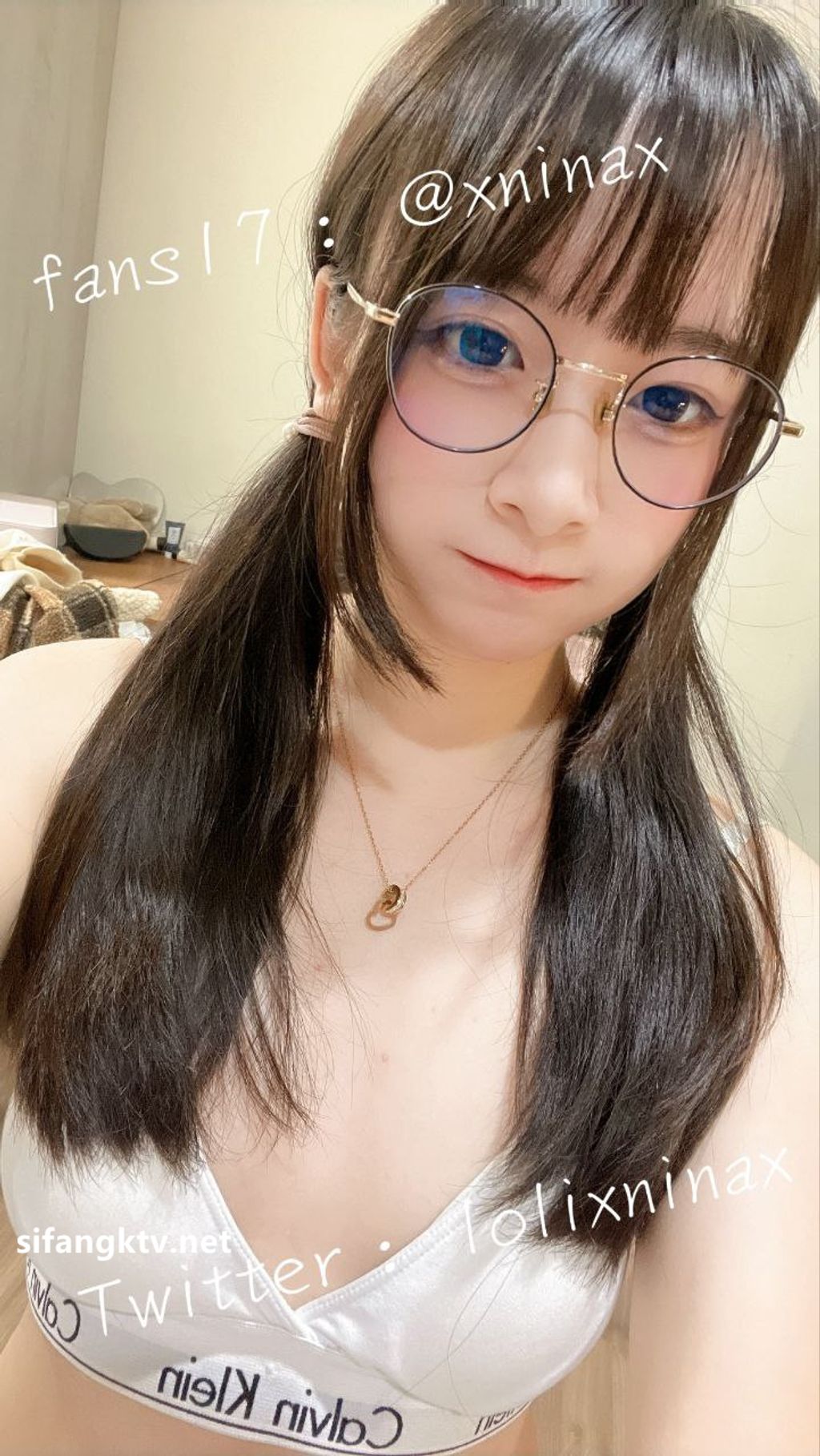 lolixnixax(小只马妮娜): 超级可爱的双马尾福利姬 #01 369 lolixnixax(小只马妮娜): 超级可爱的双马尾福利姬 #01
