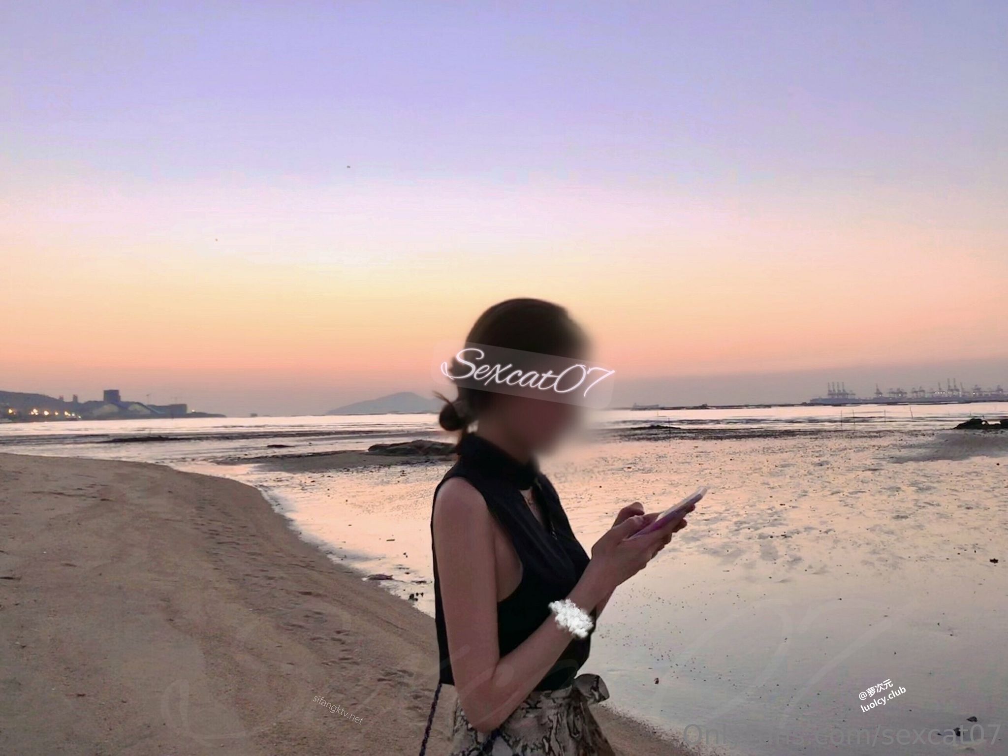 [OtherXXX] Sexcat(性感的猫)： OF究极绿帽骚妻 健身室大乱交混战