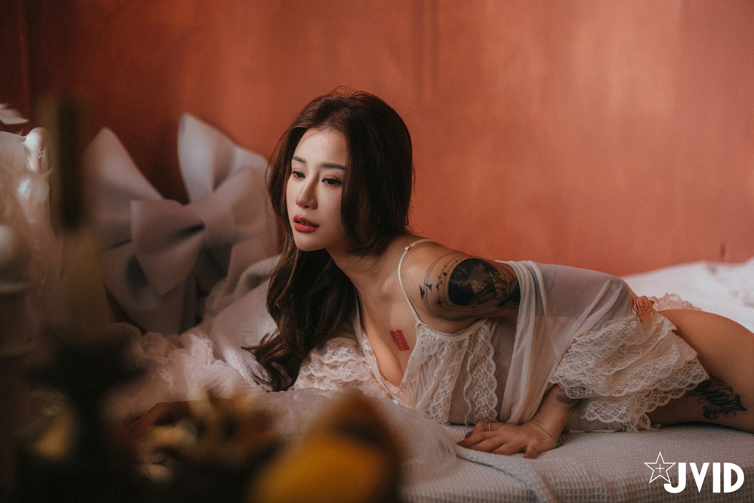 [JVID] Lara 雙囍 – 獨留的時光 與雙囍纏綿在浪漫花房的情緒與身體交流