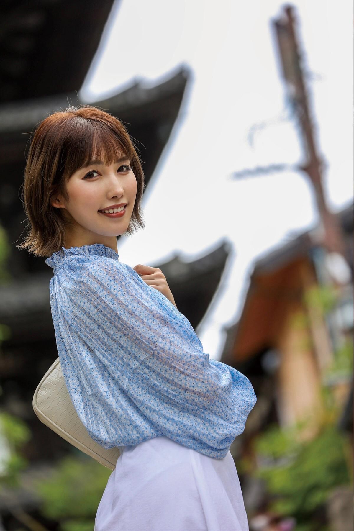 Shiori Tokunaga 徳永しおり - Travel Guide 旅のしおり