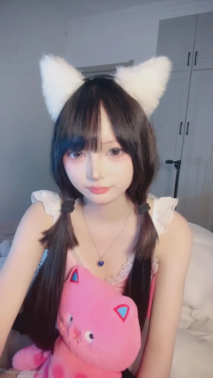 小围呐： 绝美校花学姐 尤物推荐 超萌大眼女神