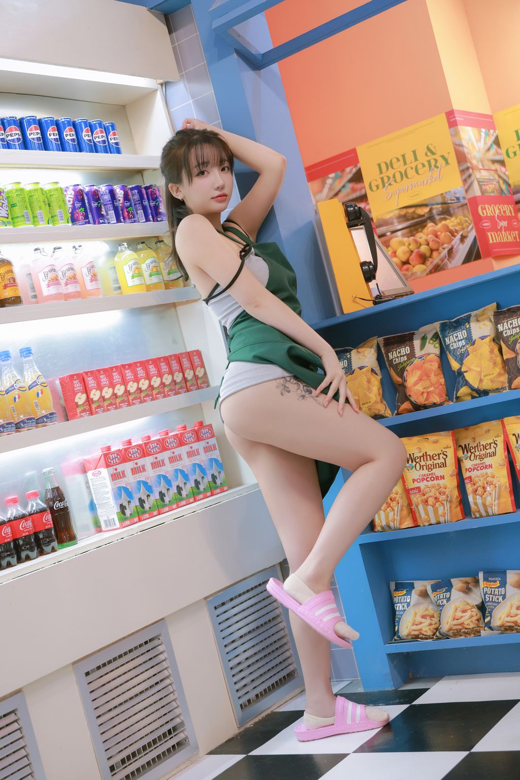 Son Ye-Eun (손예은): Night Shift 92 Son Ye-Eun (손예은): Night Shift