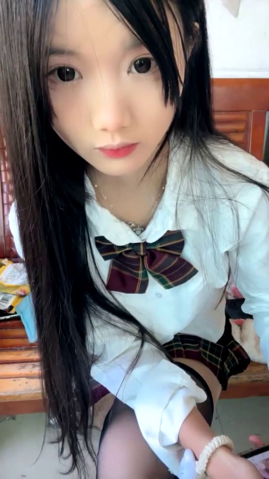 水嫩宝宝: 农村07年美少女 户外跳蛋 勾搭隔壁油腻大叔 61 水嫩宝宝: 农村07年美少女 户外跳蛋 勾搭隔壁油腻大叔